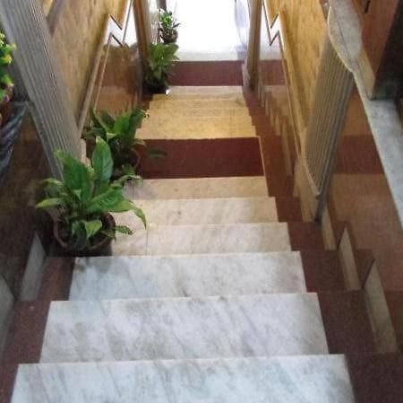 Khaja Habib Hotel Kalküta Dış mekan fotoğraf